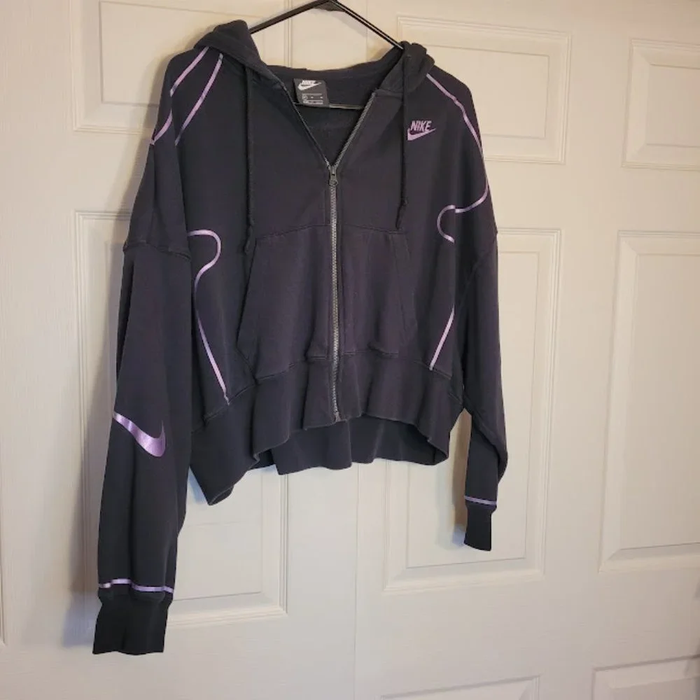 SOLD: RARE NIKE Jacket Holographic Crop Hoodie HTF Athleisure Active M Black - Picture 1 of 8